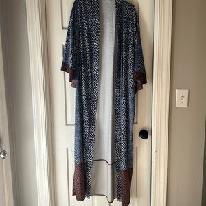 Venus Women’s Animal Print Long Robe. Size XL